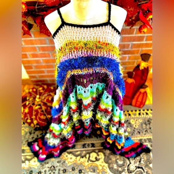 SUPER STAR CROCHETED CAPE DRESS - Picture 3 of 13